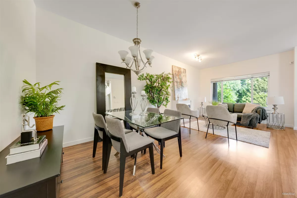 Kitchen Photo of 15 18701 66 Avenue, Surrey, BC