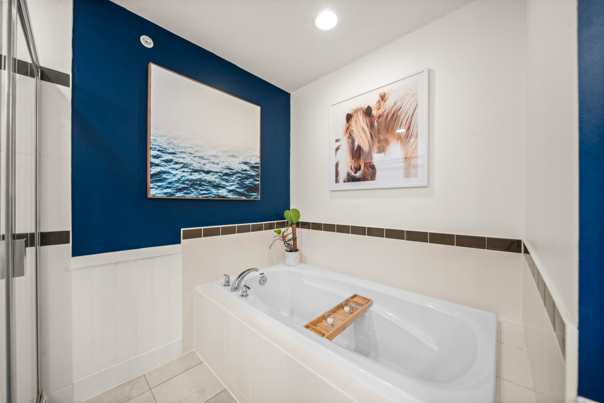 Hallway Photo of 13851 232 Street, Maple Ridge, BC