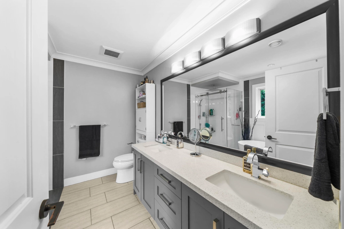 Primary Bathroom Photo of 7761 Deerfield Street, Mission, BC