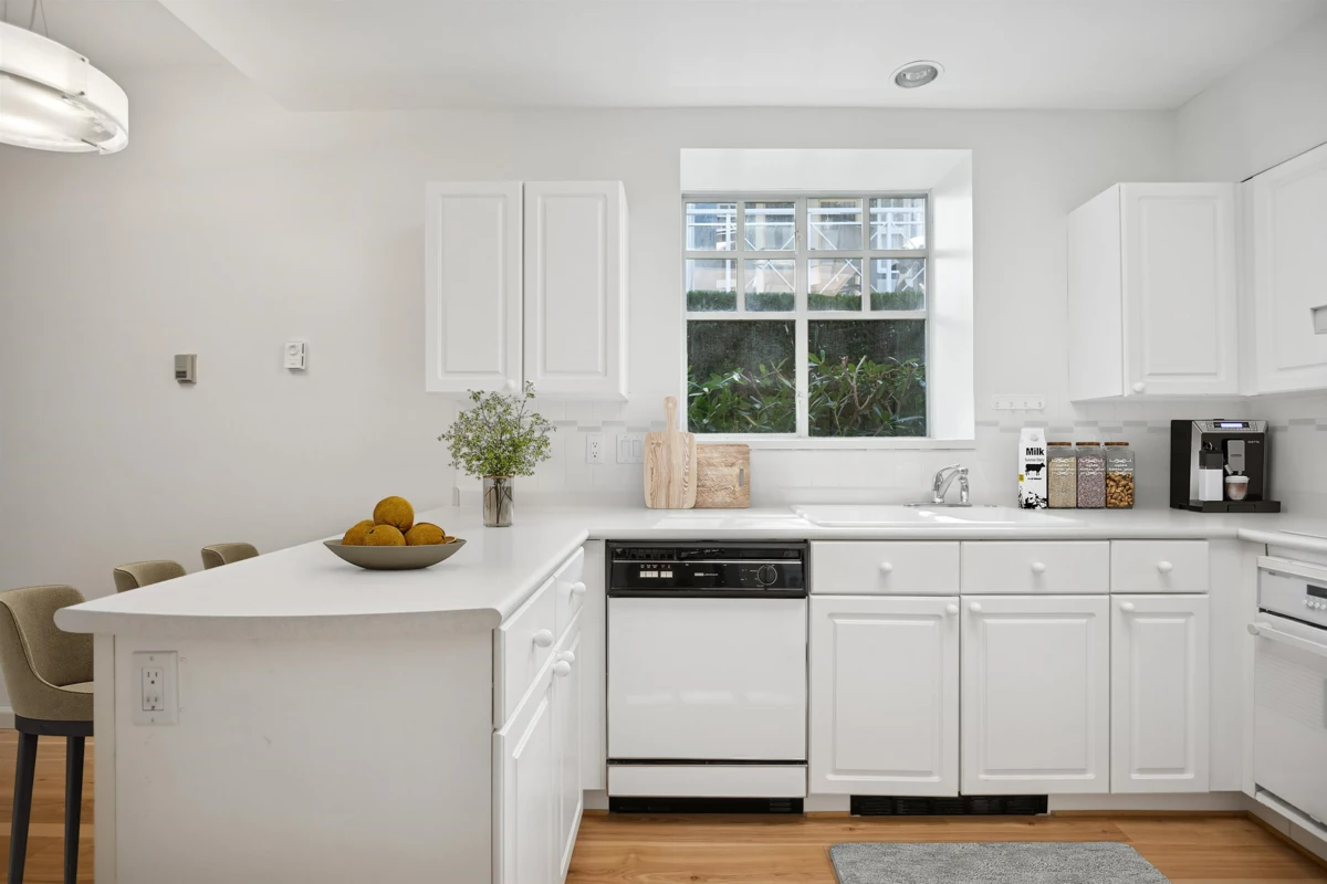 Dining Area Photo of 43 5880 Hampton Place, Vancouver, BC