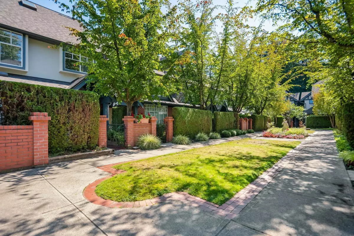 Neighborhood Park Photo Near 43 5880 Hampton Place, Vancouver, BC