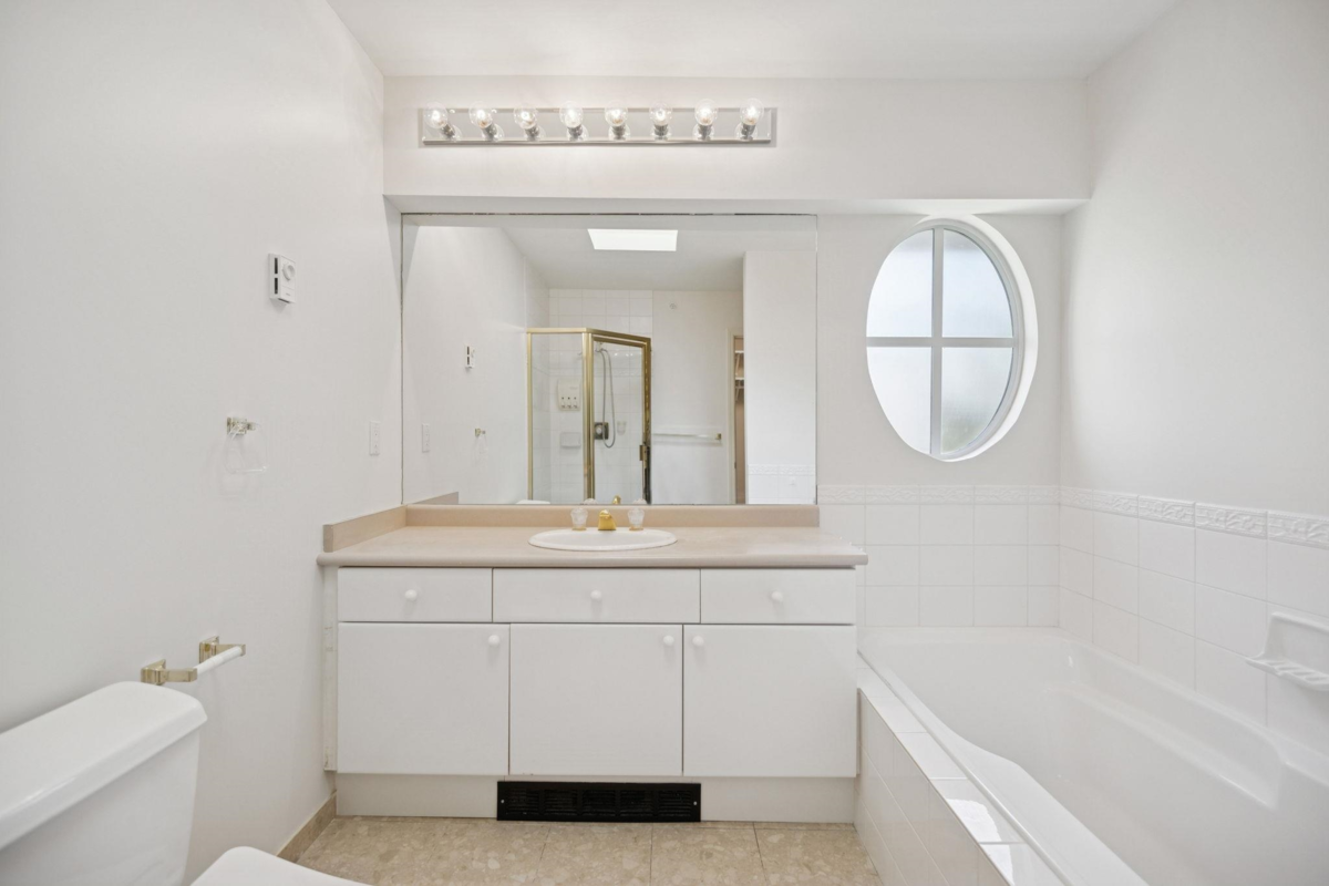 Outdoor Deck Photo of 43 5880 Hampton Place, Vancouver, BC