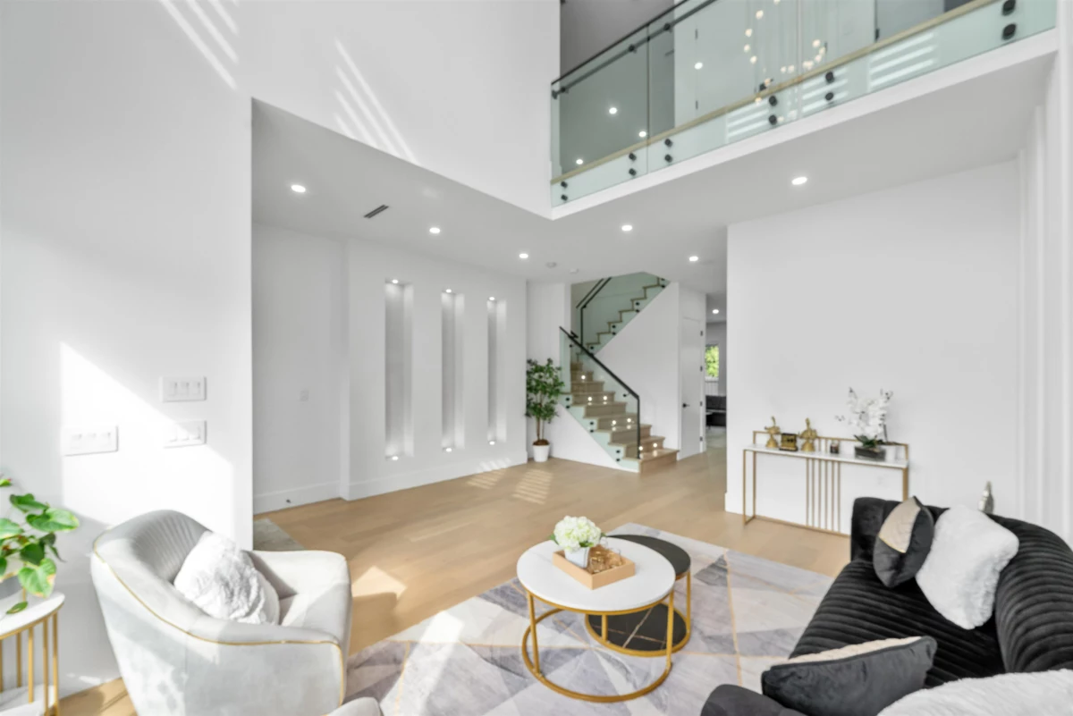 Basement Recreation Room Photo of 13019 101a Avenue, Surrey, BC