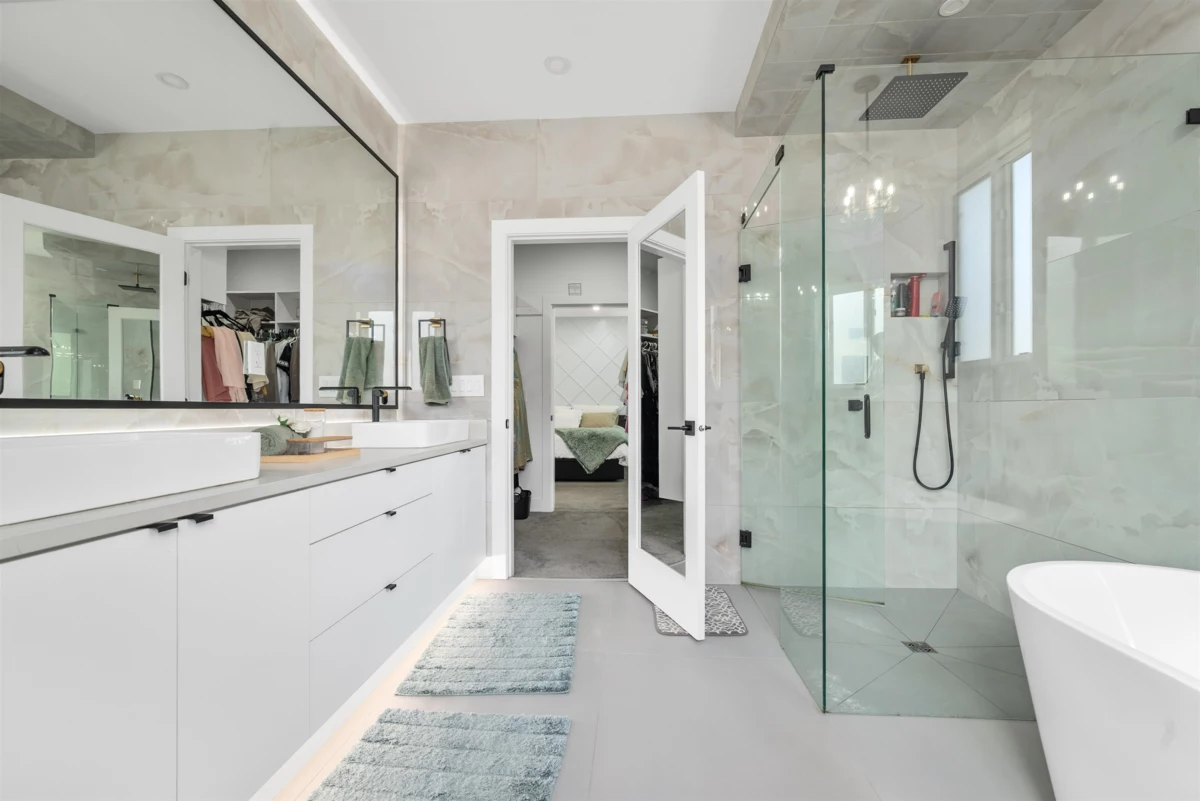 Hallway Photo of 13019 101a Avenue, Surrey, BC