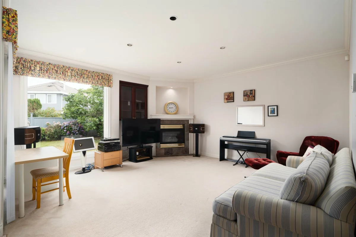 Breakfast Nook Photo of 3111 Westminster Highway, Richmond, BC