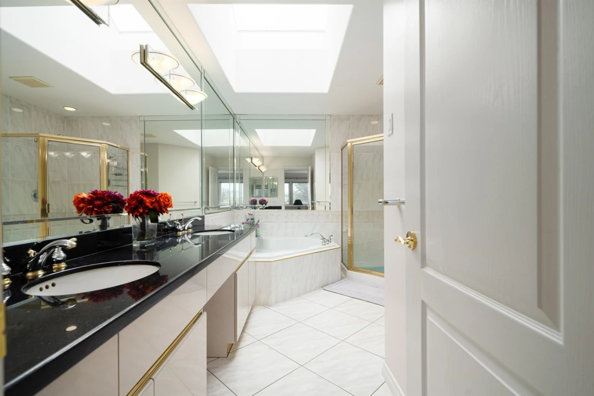 Entry Foyer Photo of 3111 Westminster Highway, Richmond, BC