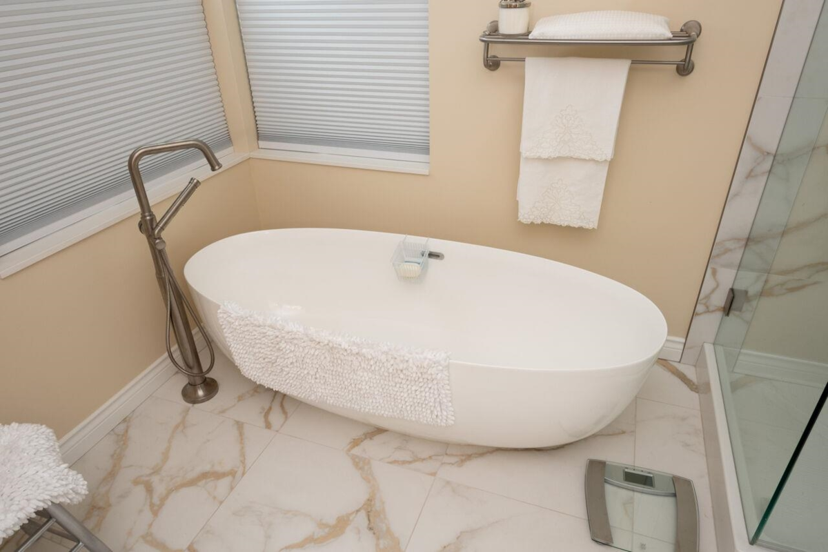 Entry Foyer Photo of 3178 Deer Ridge Drive, West Vancouver, BC