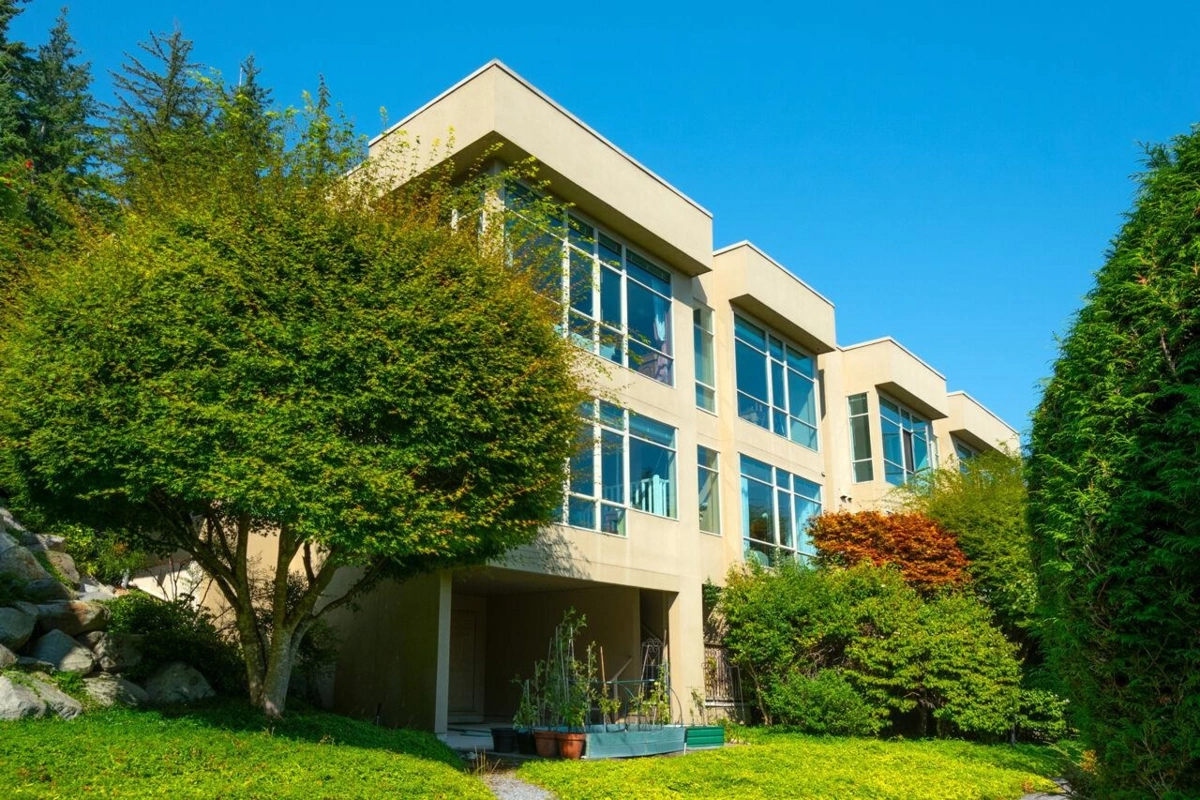 Front Yard Photo of 3178 Deer Ridge Drive, West Vancouver, BC