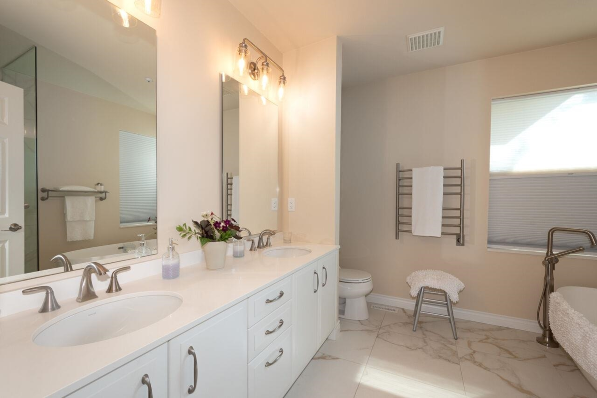 Laundry Room Photo of 3178 Deer Ridge Drive, West Vancouver, BC