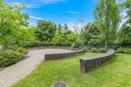 305 3156 Dayanee Springs Boulevard, Coquitlam, BC, Coquitlam — Apartment/Condo for sale