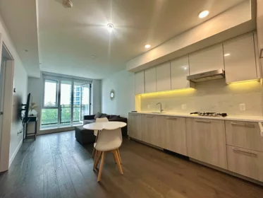 812 3200 Corvette Way, Richmond, BC, Richmond — Apartment/Condo for sale