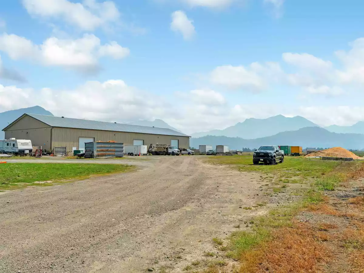 Dining Area Photo of 46950 Chilliwack Central Road, Chilliwack, BC