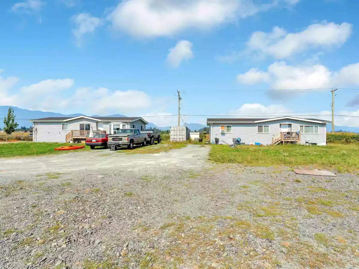 Living Room Photo of 46950 Chilliwack Central Road, Chilliwack, BC
