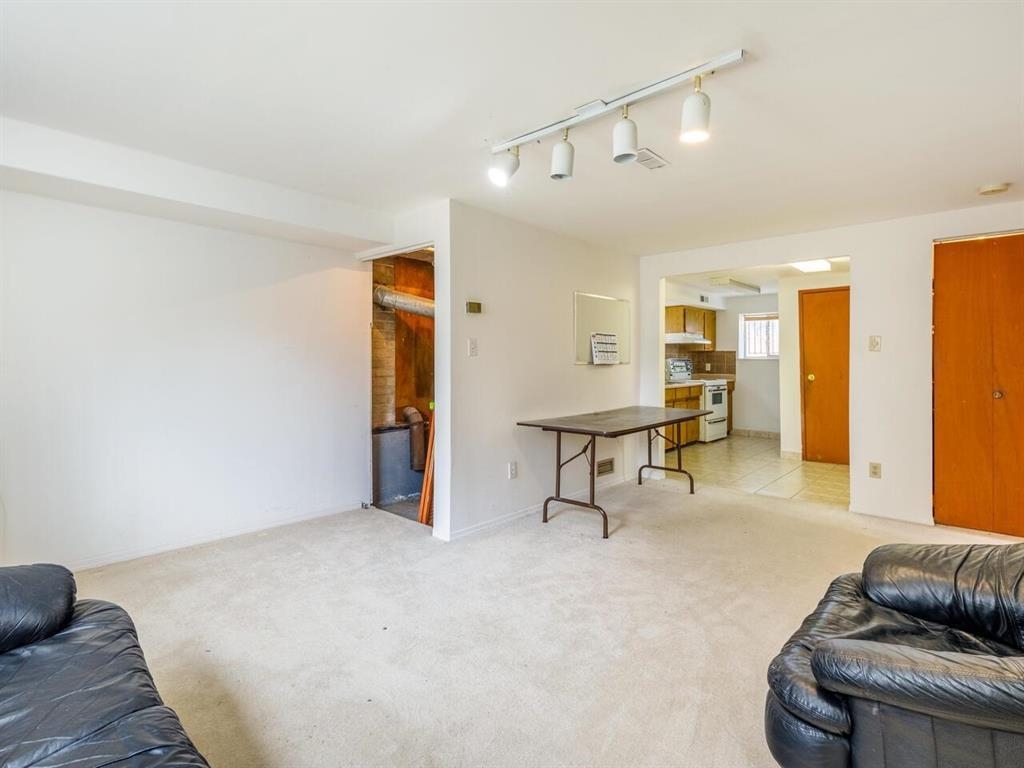 Kitchen Island Photo of 3687 E 26th Avenue, Vancouver, BC