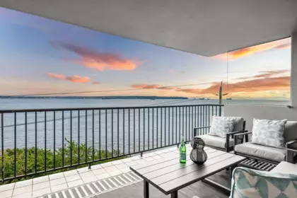 302 1930 Bellevue Avenue, West Vancouver, BC, West Vancouver — Apartment/Condo for sale
