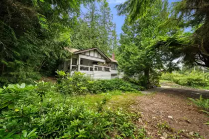 338 E Osborne Road, North Vancouver, BC, North Vancouver — Single Family Residence for sale