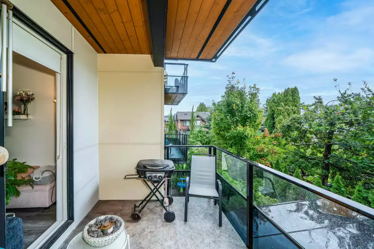 Breakfast Nook Photo of 205 12320 222 Street, Maple Ridge, BC