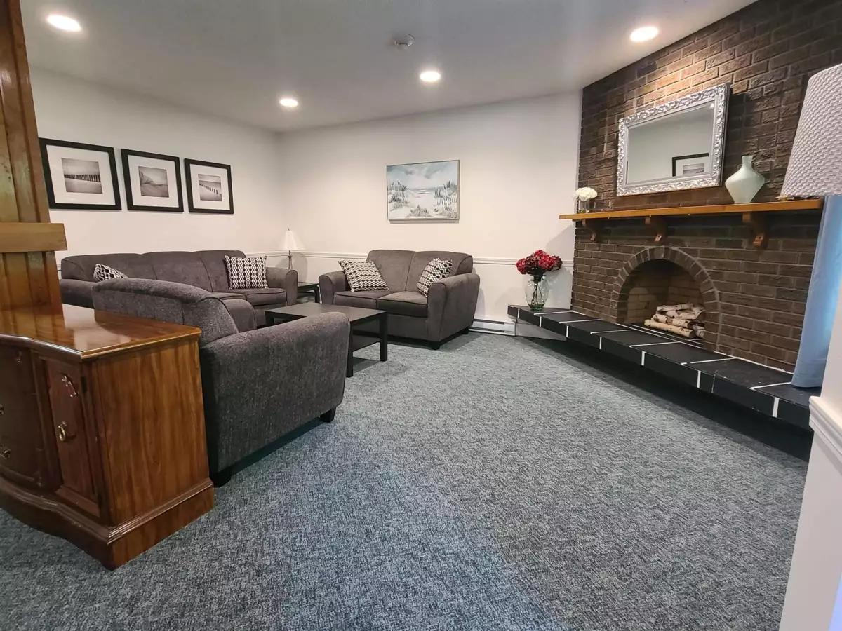 Front Yard Photo of 111 1521 Blackwood Street, White Rock, BC