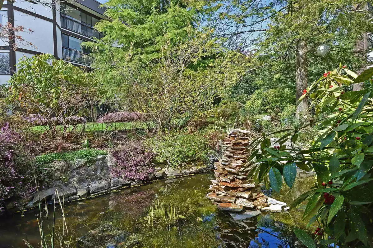 Garden / Landscaping Photo of 111 1521 Blackwood Street, White Rock, BC