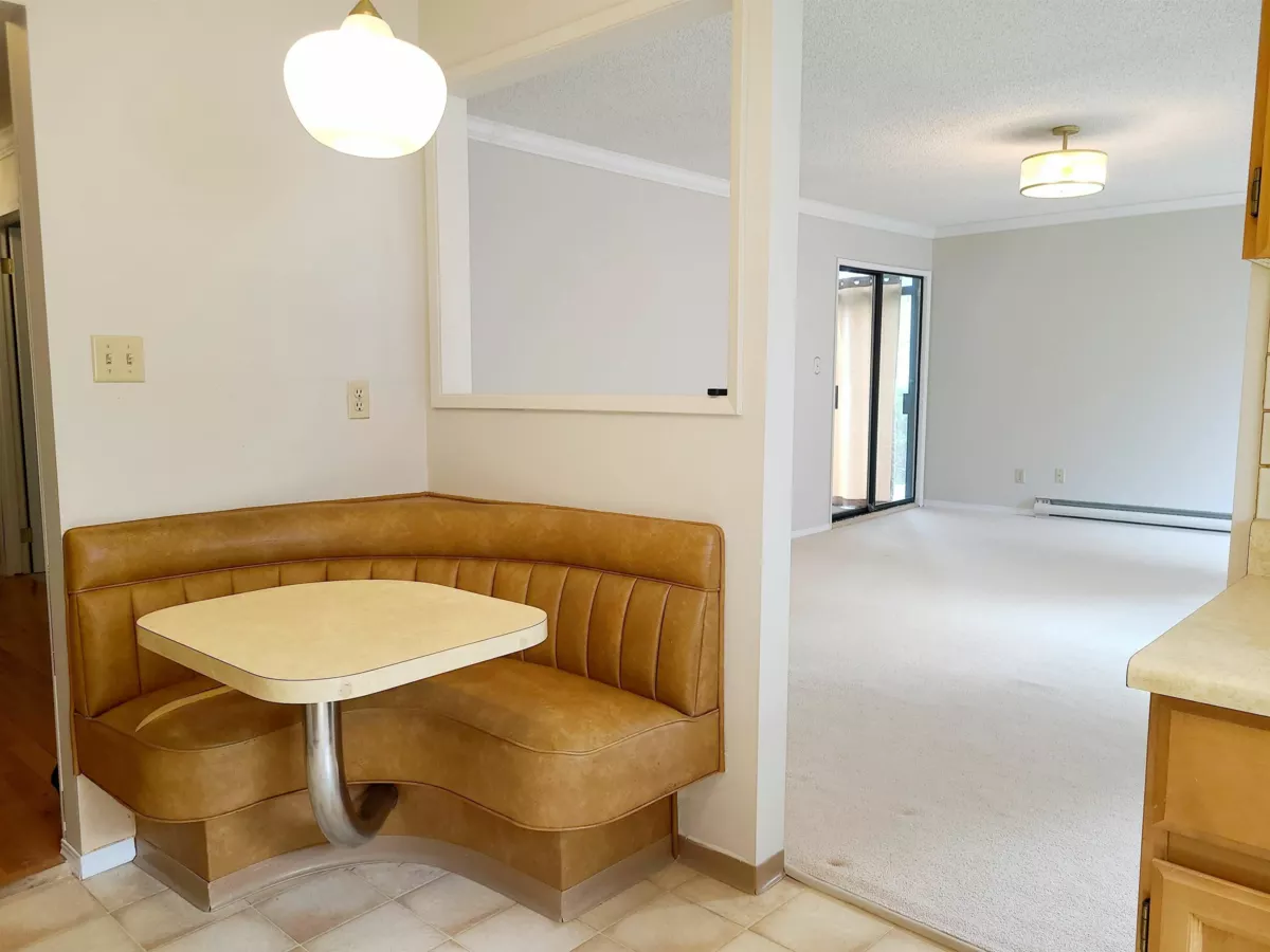 Kitchen Island Photo of 111 1521 Blackwood Street, White Rock, BC