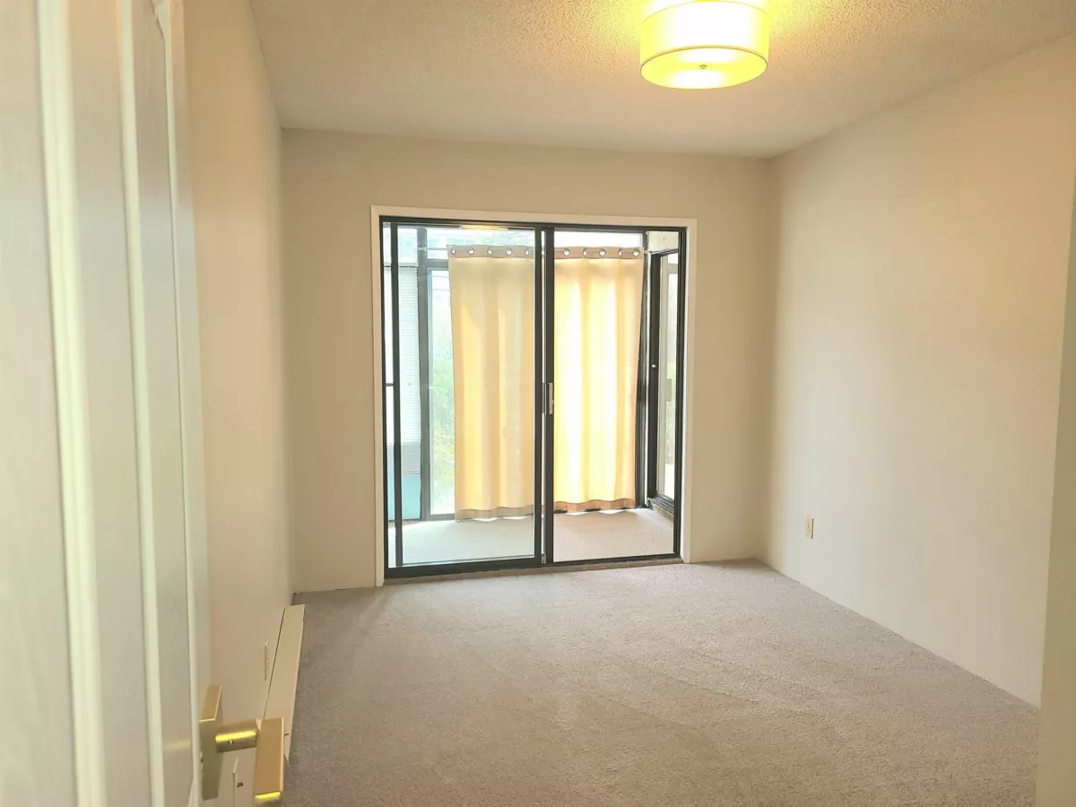 Laundry Room Photo of 111 1521 Blackwood Street, White Rock, BC