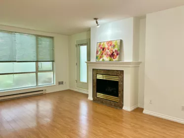 205 6742 Station Hill Court, Burnaby, BC, Burnaby — Apartment/Condo for sale