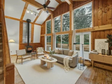9539 Emerald Drive, Whistler, BC, Whistler — Single Family Residence for sale