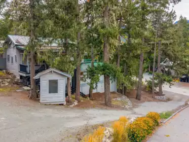 Garden / Landscaping Photo of 9539 Emerald Drive, Whistler, BC