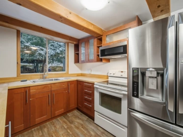 Kitchen Island Photo of 9539 Emerald Drive, Whistler, BC