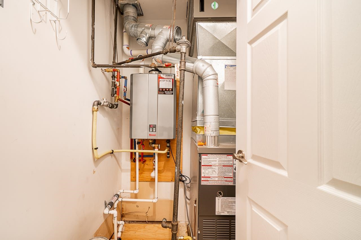 Swimming Pool Photo of 121 6841 138 Street, Surrey, BC