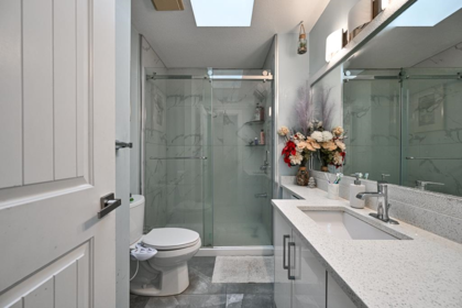 Guest Bathroom Photo of 14346 68b Avenue, Surrey, BC
