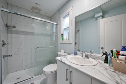Hallway Photo of 14346 68b Avenue, Surrey, BC