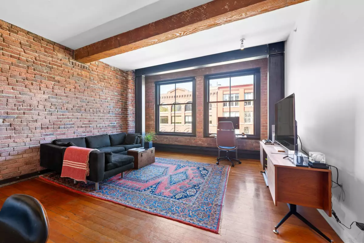 Kitchen Island Photo of 405 310 Water Street, Vancouver, BC
