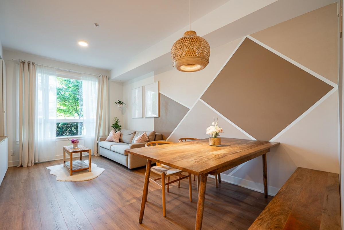 Kitchen Island Photo of 103 2035 Glenaire Drive, North Vancouver, BC