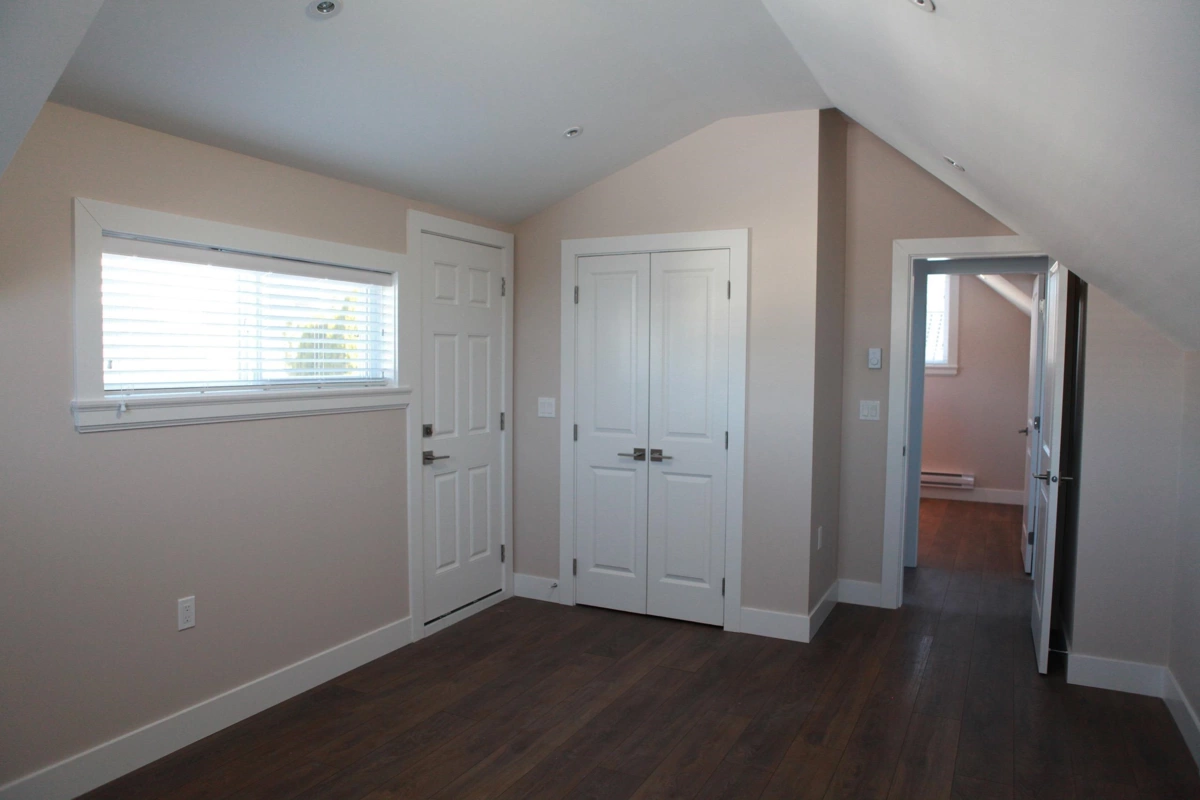 Laundry Room Photo of 455 W 38th Avenue, Vancouver, BC