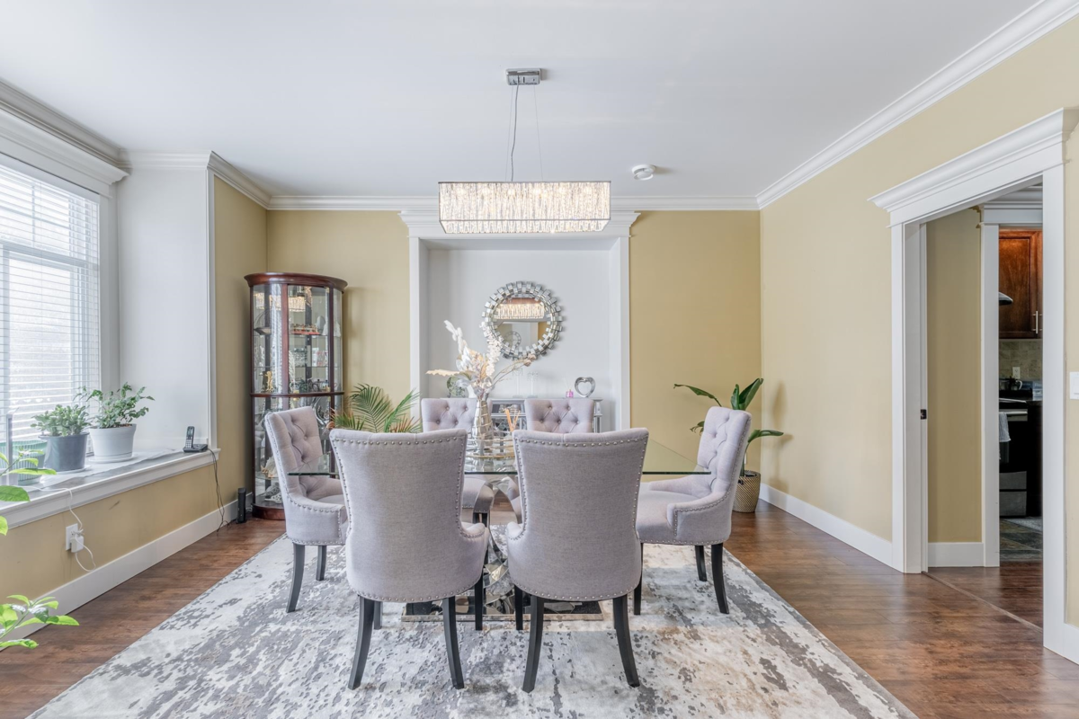 Dining Area Photo of 15833 108 Avenue, Surrey, BC