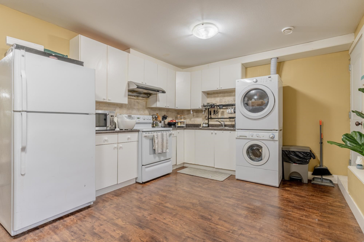 Front Yard Photo of 15833 108 Avenue, Surrey, BC