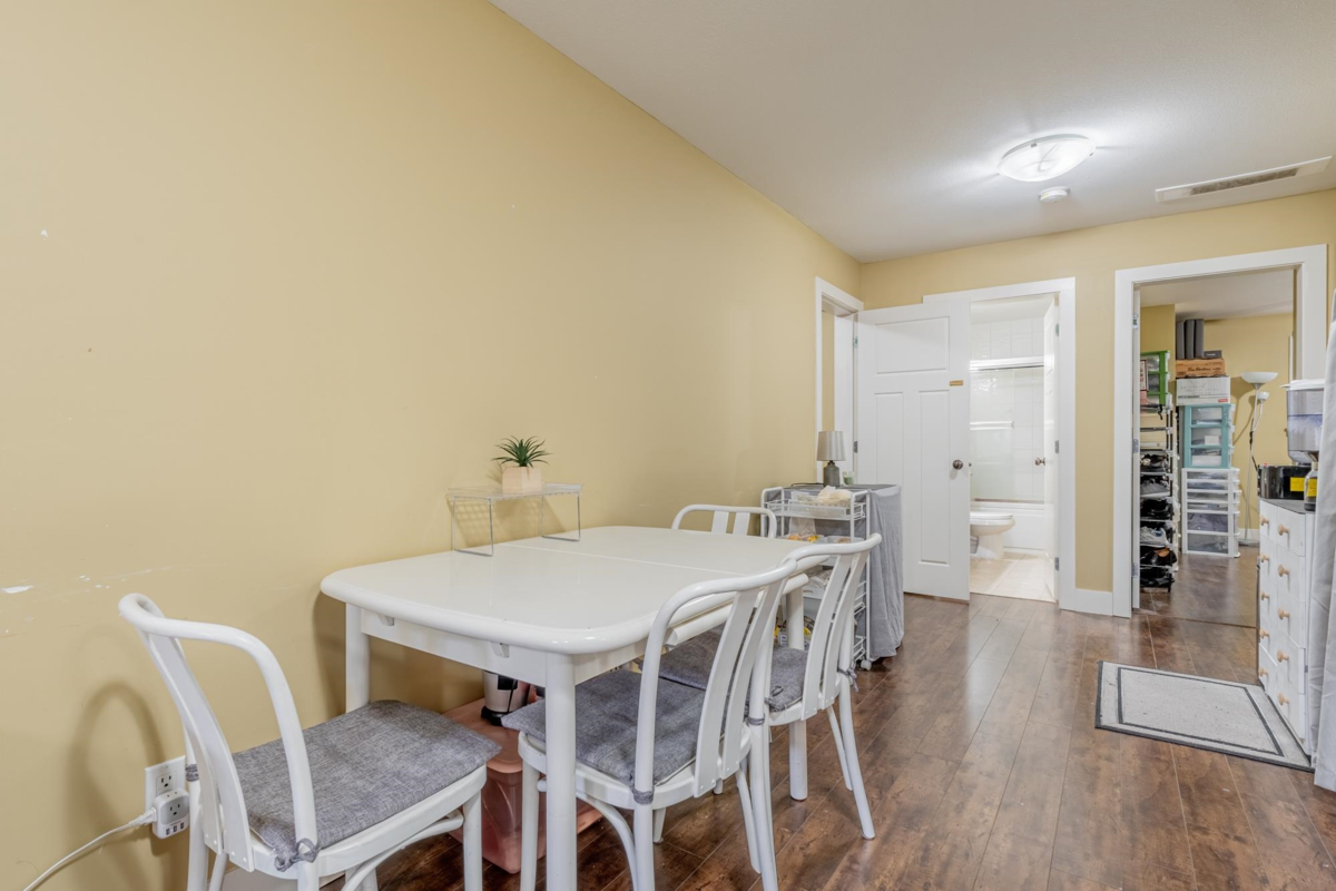 Swimming Pool Photo of 15833 108 Avenue, Surrey, BC