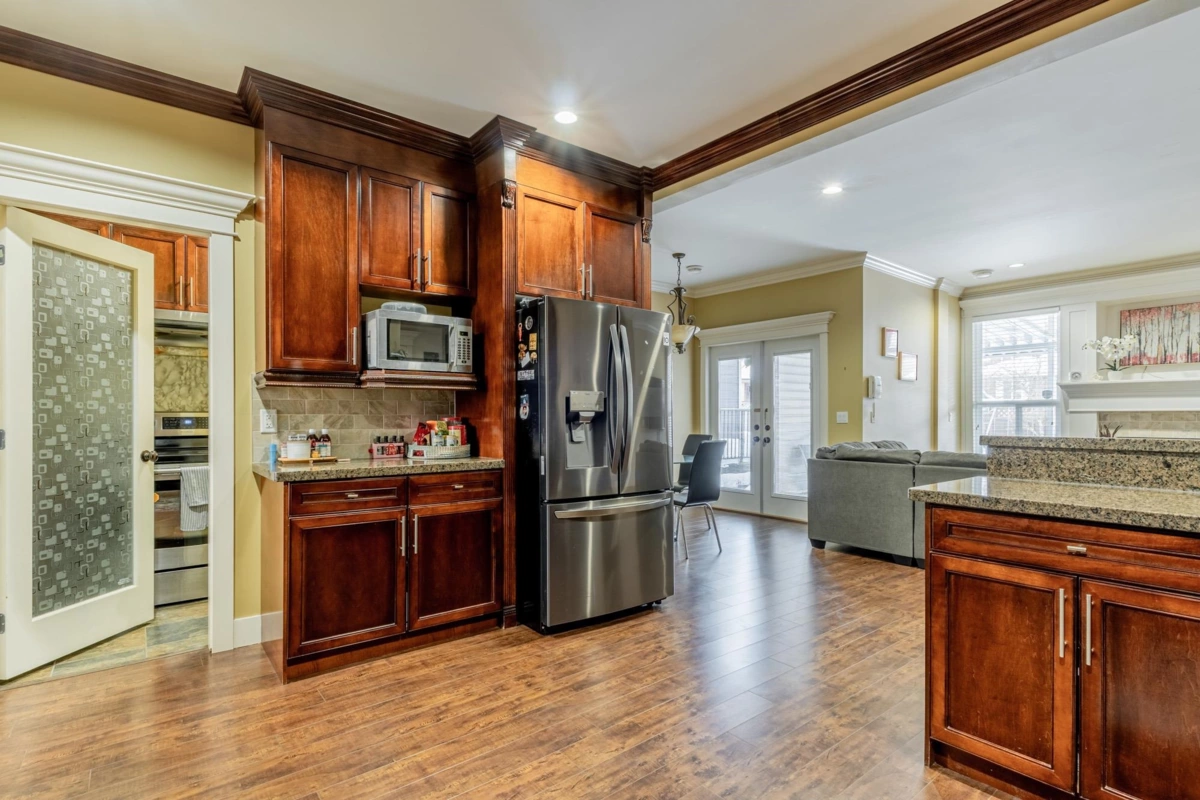 Walk-In Closet Photo of 15833 108 Avenue, Surrey, BC