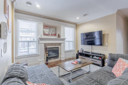 Breakfast Nook Photo of 15833 108 Avenue, Surrey, BC