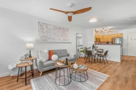 305 305 Lonsdale Avenue, North Vancouver, BC