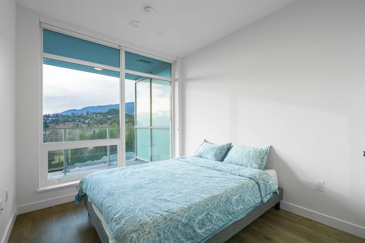 Kitchen Island Photo of 1107 200 Klahanie Court, West Vancouver, BC