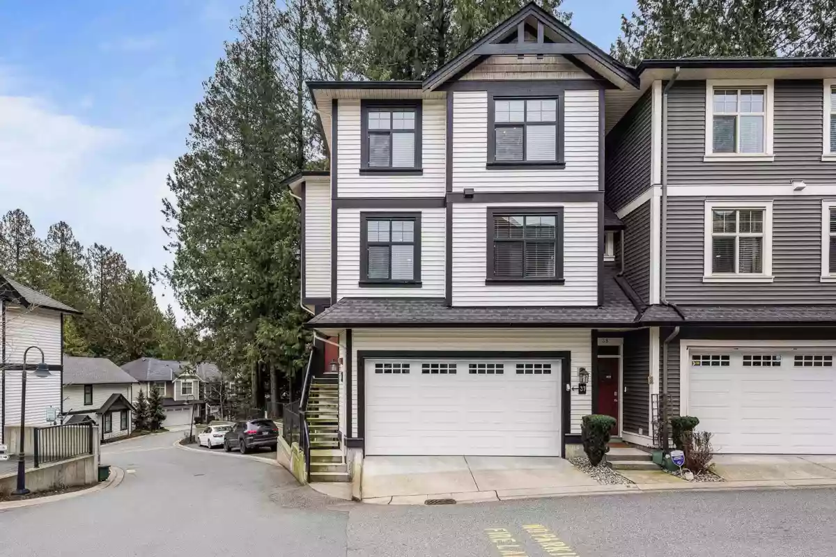 Exterior Front Photo of 37 35298 Marshall Road, Abbotsford, BC
