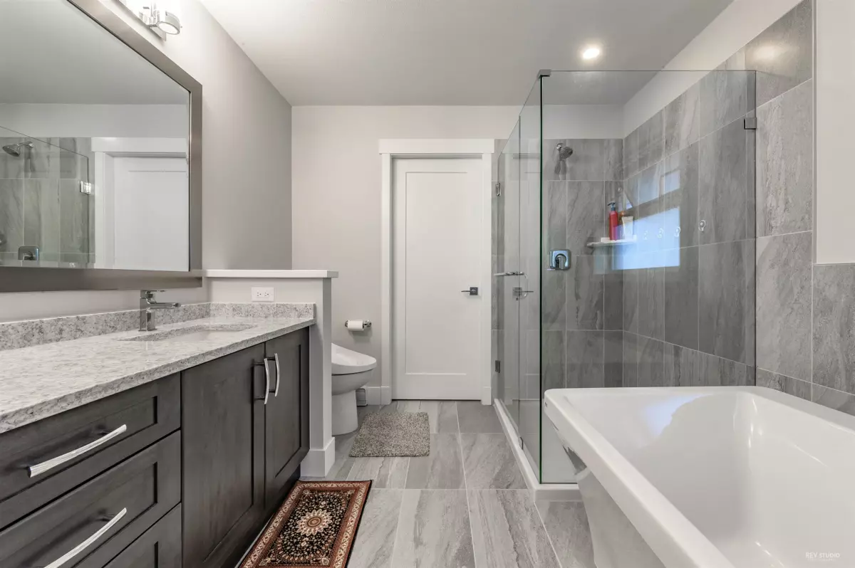 Entry Foyer Photo of 3565 Sheffield Avenue, Coquitlam, BC