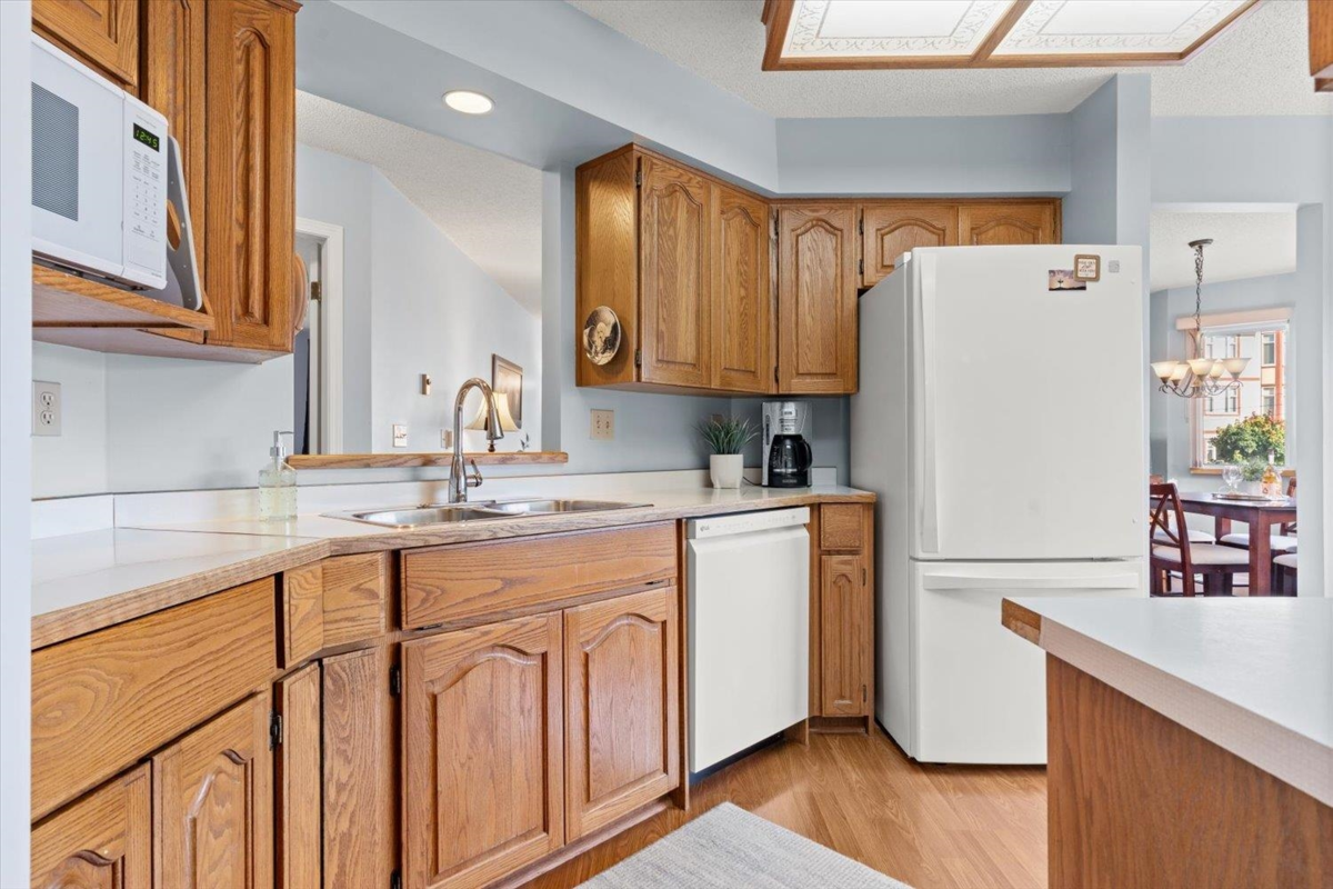 Guest Bathroom Photo of 203 45604 Brett Avenue, Chilliwack, BC