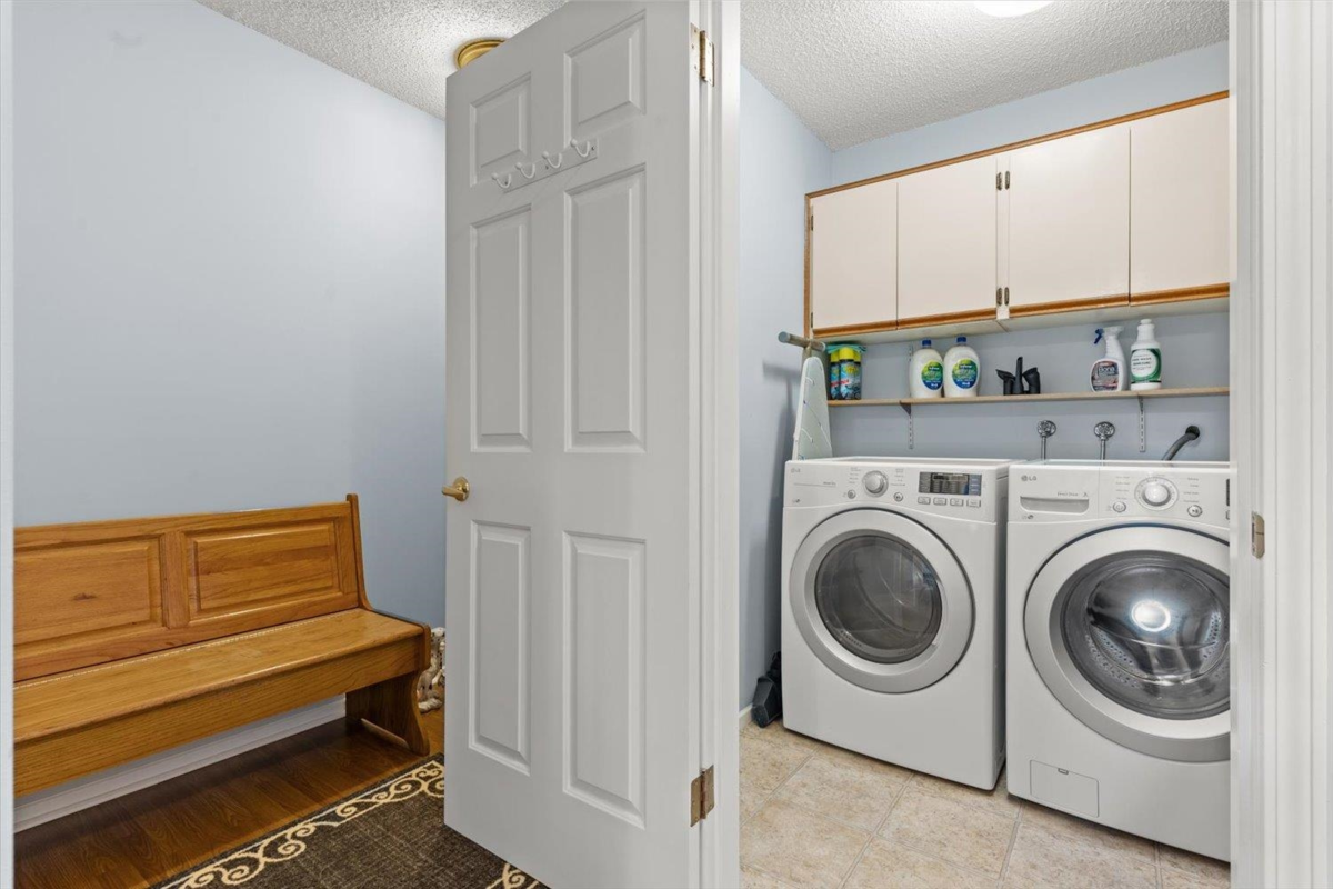 Primary Bathroom Photo of 203 45604 Brett Avenue, Chilliwack, BC