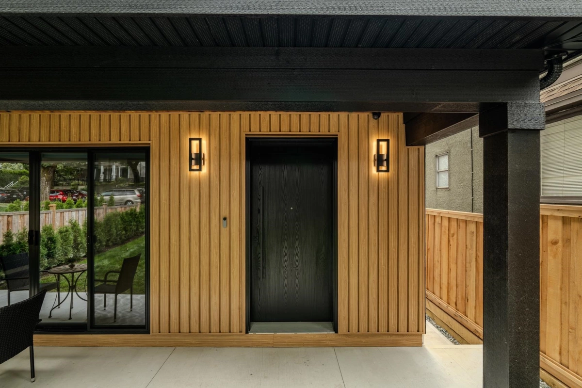 Exterior Rear Photo of 1 3576 E Pender Street, Vancouver, BC