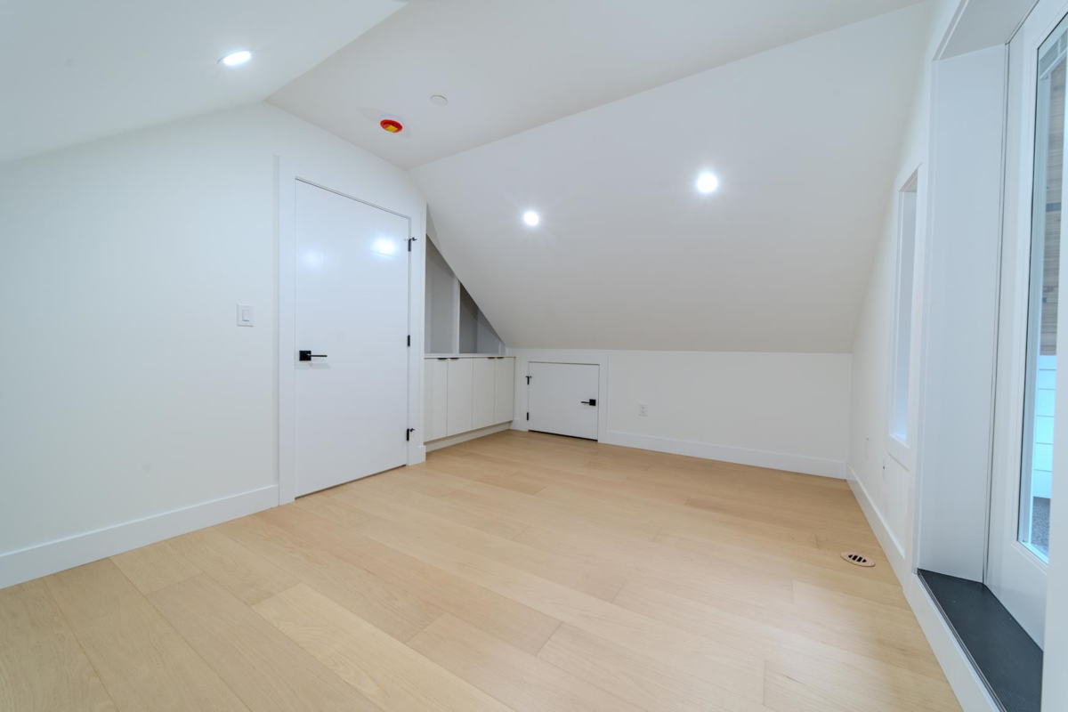 Outdoor Deck Photo of 1 3576 E Pender Street, Vancouver, BC