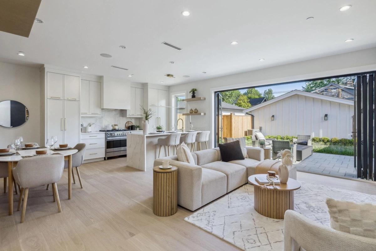 Living Room Photo of #2 2244 E 11th Avenue, Vancouver, BC