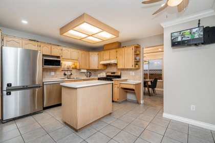 Kitchen Photo of 8045 164a Street, Surrey, BC